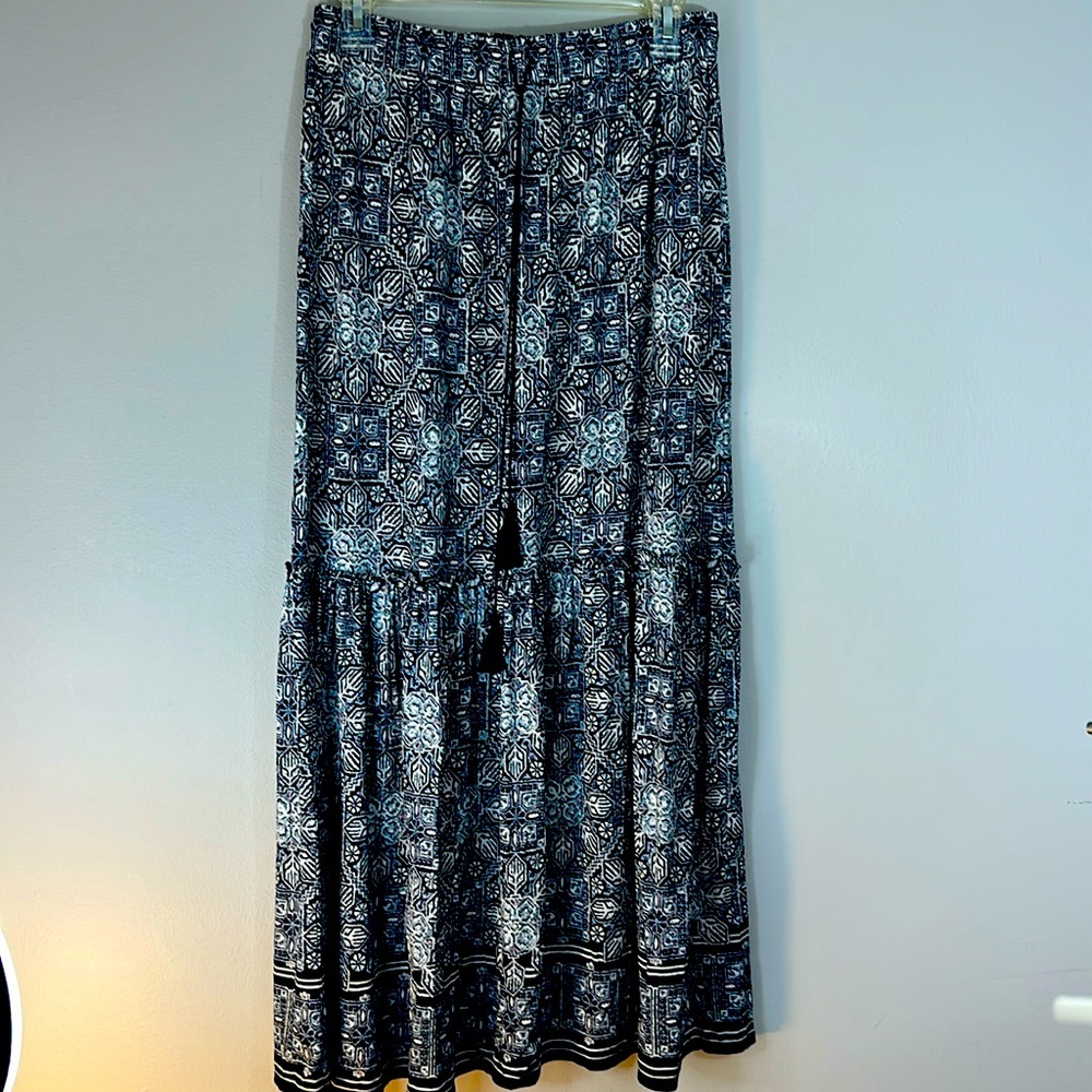 Max studio, blue and white geometrical print maxi skirt size S